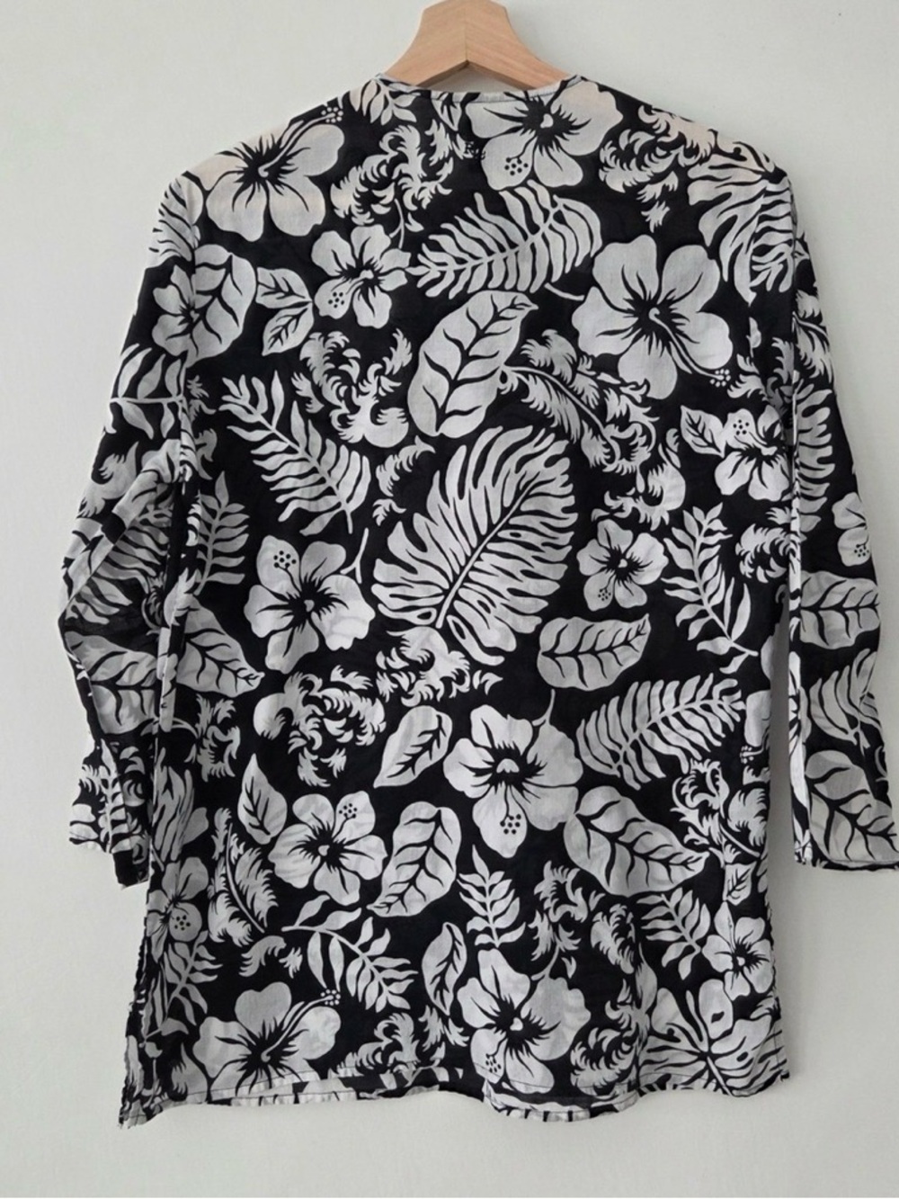 Ralph Lauren Black and White Floral Top - Picture 2 of 5
